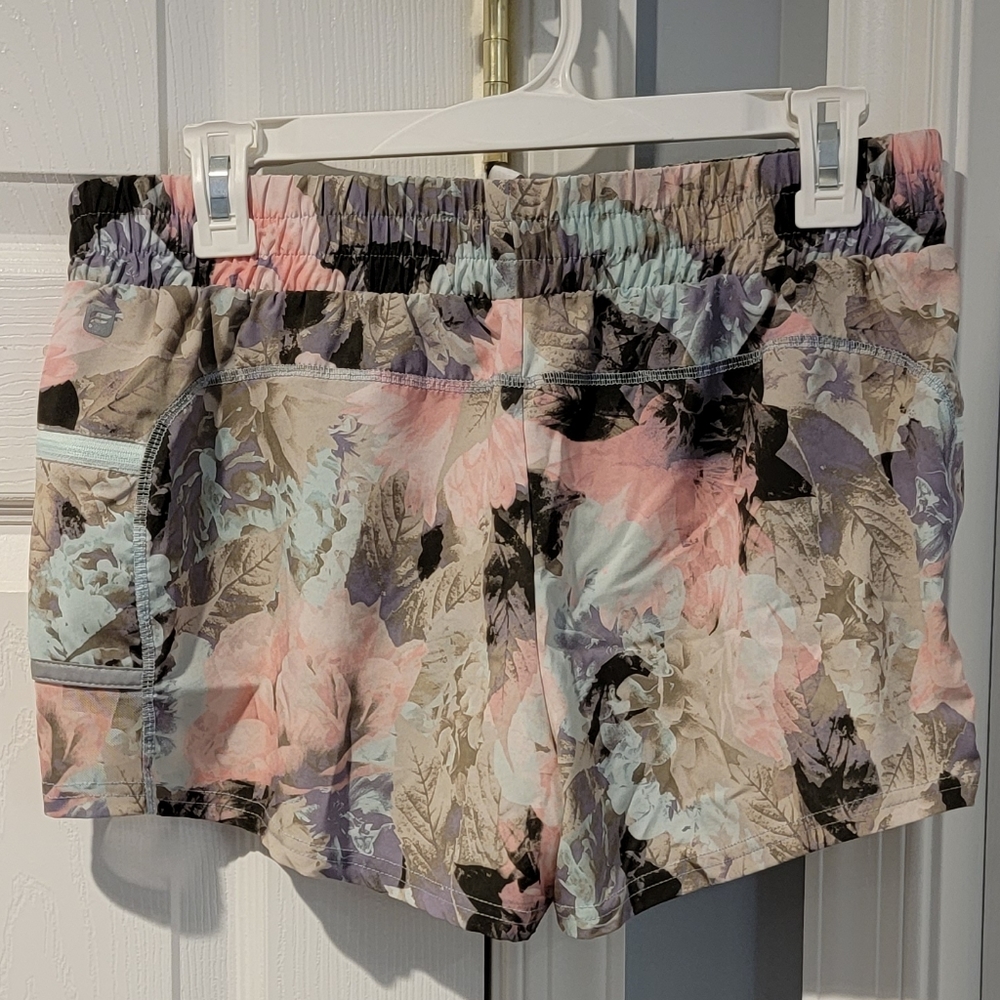 Fabletics Maggie Short - Picture 7 of 11